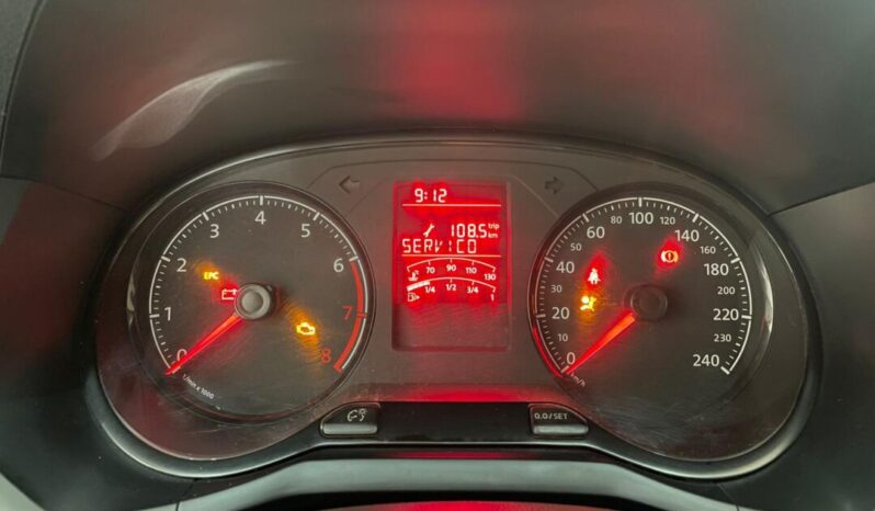 Volkswagen Voyage completo