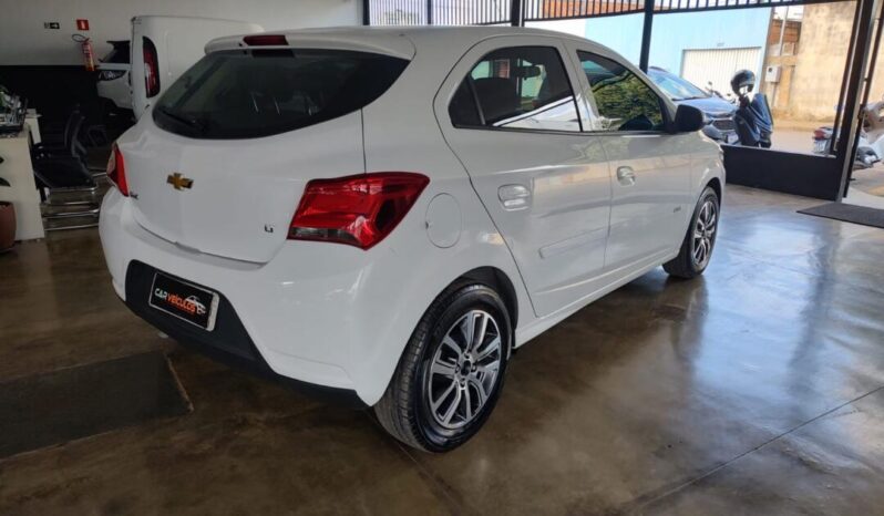 Chevrolet Onix completo