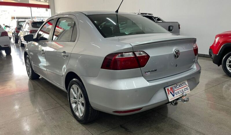 Volkswagen Voyage completo