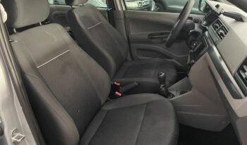 Volkswagen Voyage completo