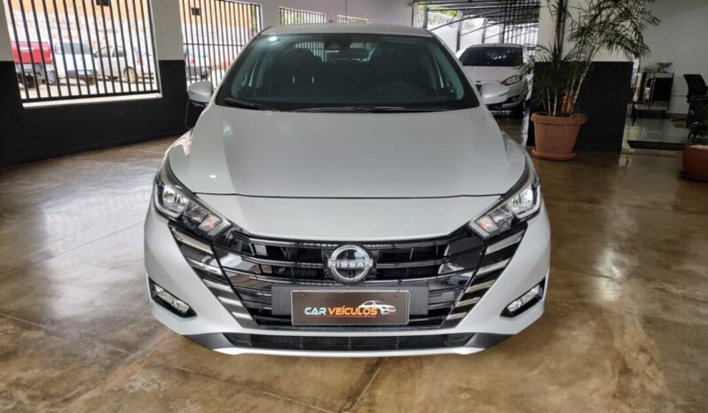 Nissan Versa completo