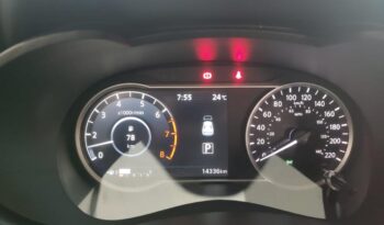 Nissan Versa completo