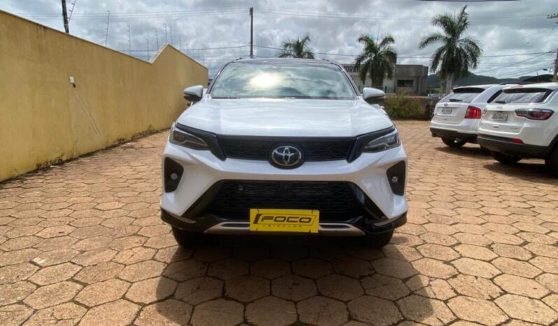 Toyota Hilux SW4 completo