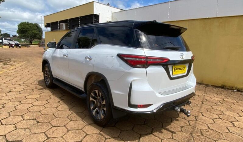 Toyota Hilux SW4 completo