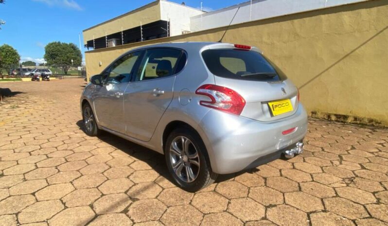 Peugeot 208 completo