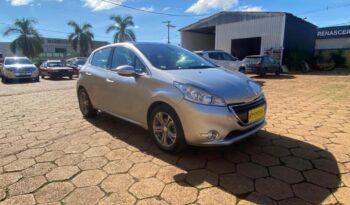 Peugeot 208 completo