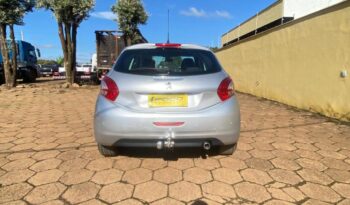 Peugeot 208 completo