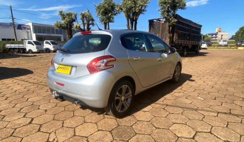 Peugeot 208 completo