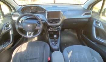 Peugeot 208 completo