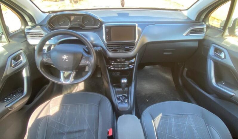 Peugeot 208 completo