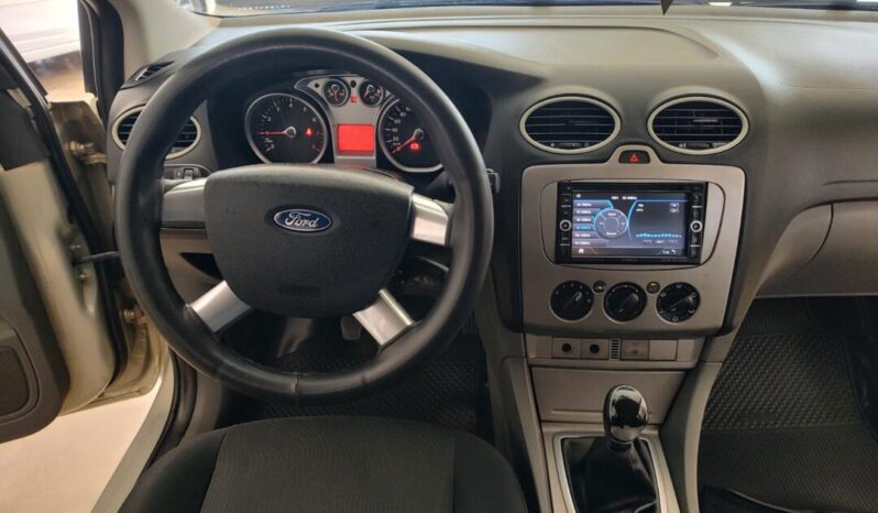 Ford Focus completo