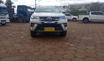 Toyota Hilux SW4 completo