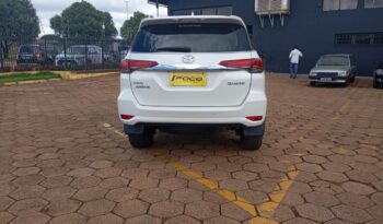 Toyota Hilux SW4 completo