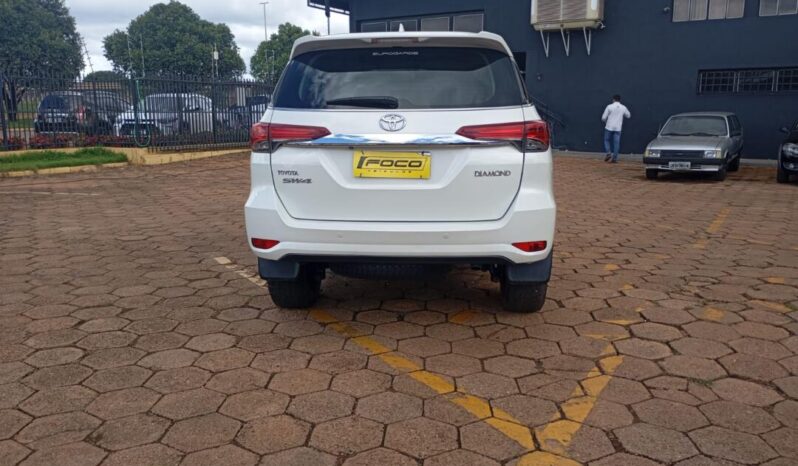 Toyota Hilux SW4 completo