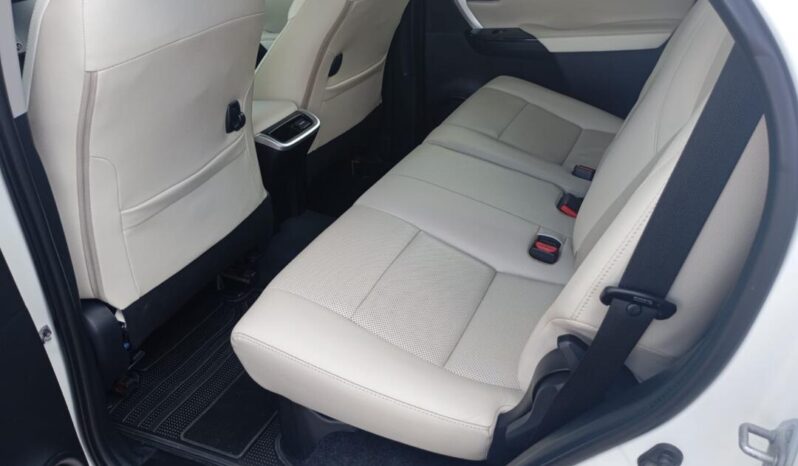 Toyota Hilux SW4 completo