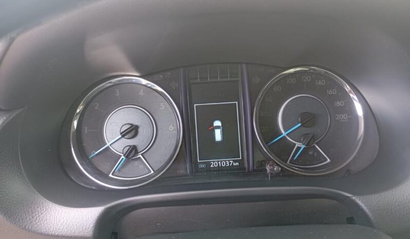 Toyota Hilux SW4 completo