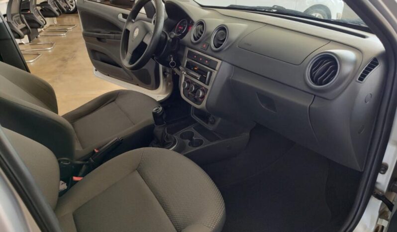 Volkswagen Voyage completo