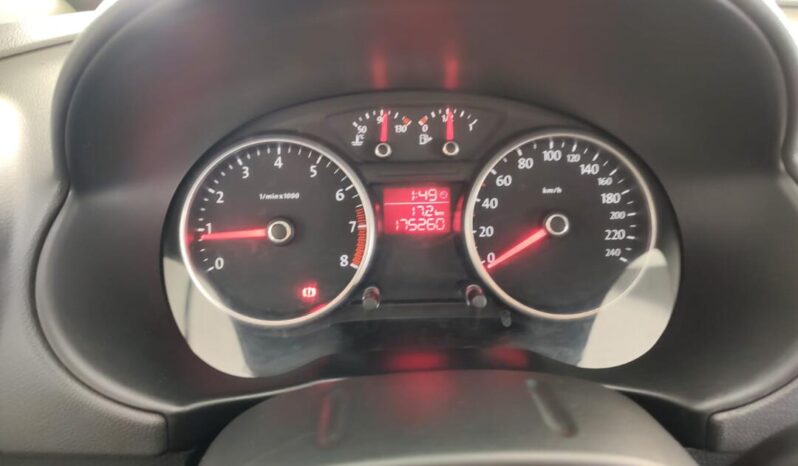 Volkswagen Voyage completo