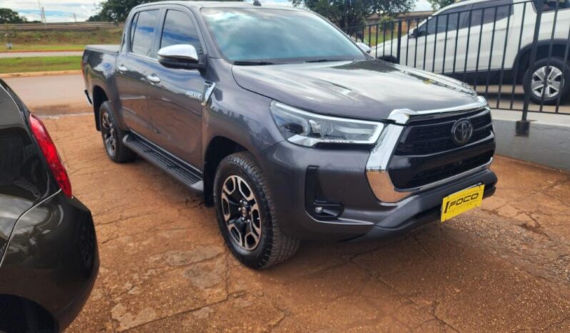 Toyota Hilux completo