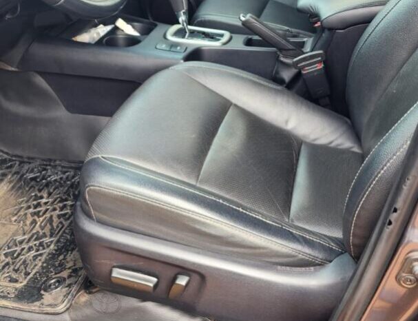 Toyota Hilux completo