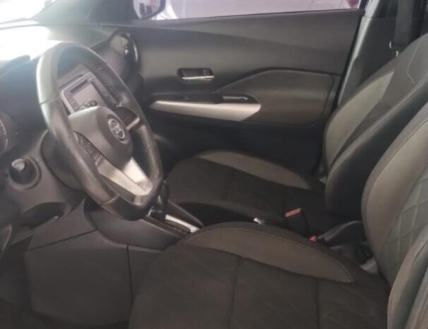 Nissan Kicks completo