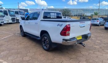 Toyota Hilux completo
