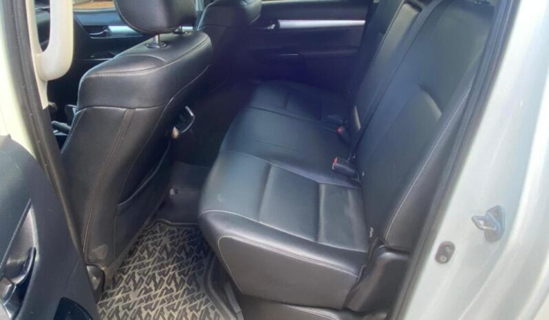 Toyota Hilux completo