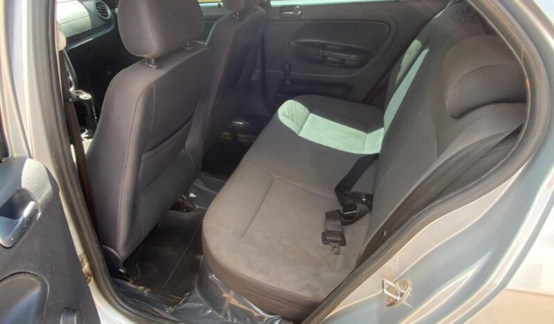 Volkswagen Voyage completo