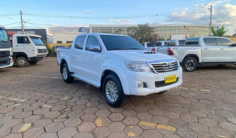 Toyota Hilux completo