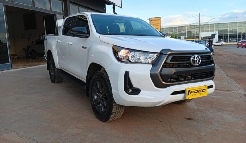 Toyota Hilux completo