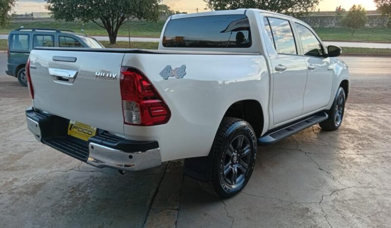 Toyota Hilux completo