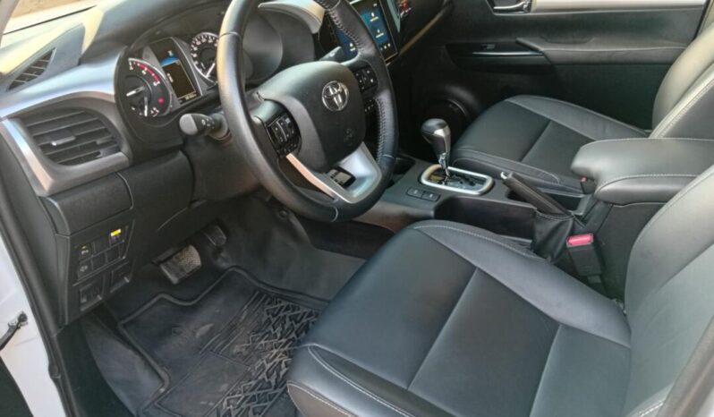 Toyota Hilux completo