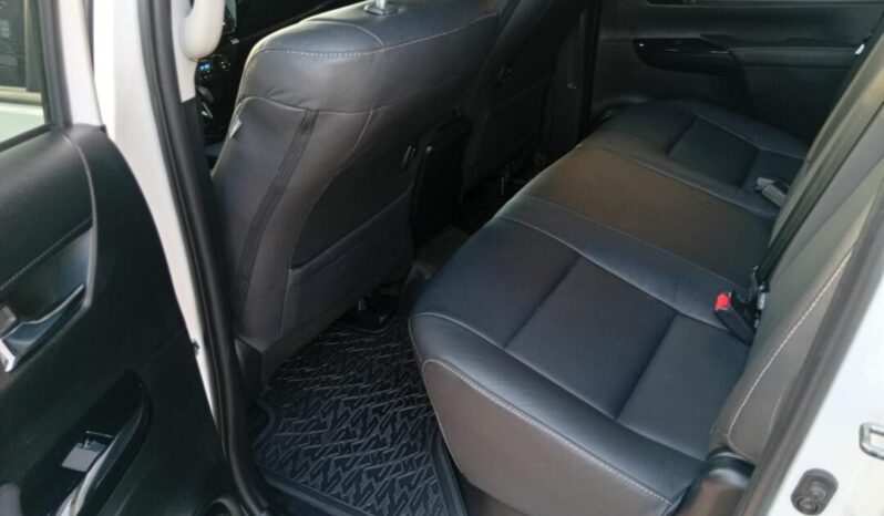 Toyota Hilux completo