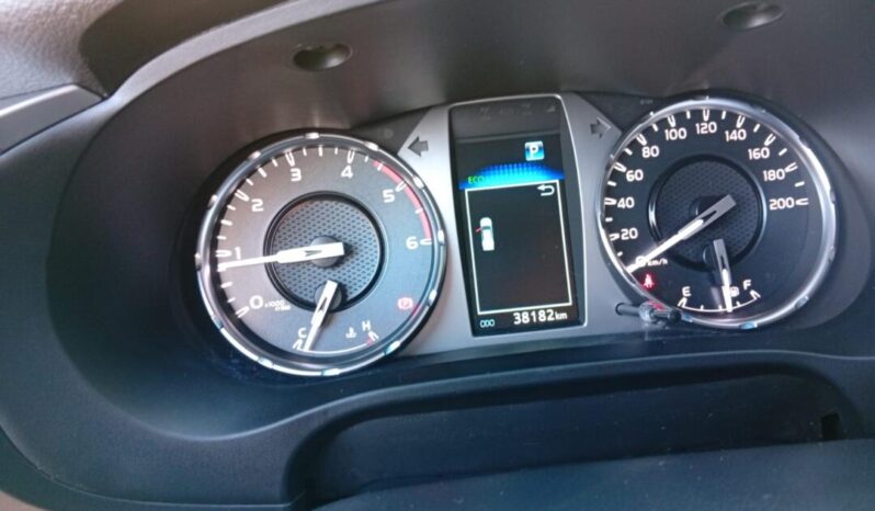 Toyota Hilux completo