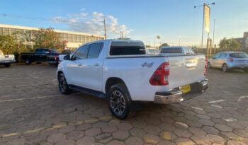 Toyota Hilux completo