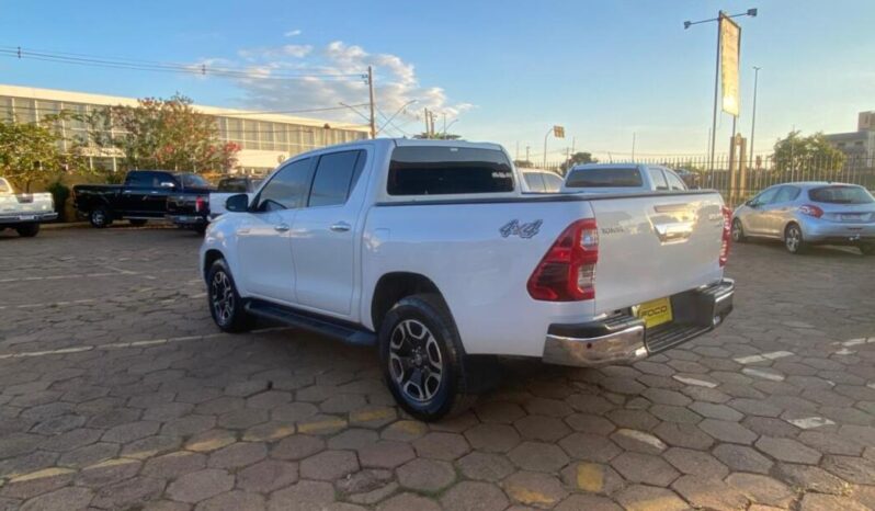 Toyota Hilux completo