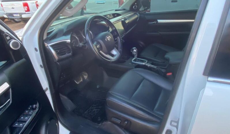 Toyota Hilux completo