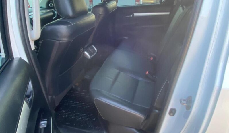 Toyota Hilux completo