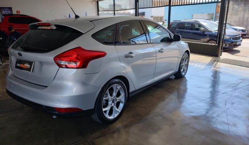 Ford Focus completo