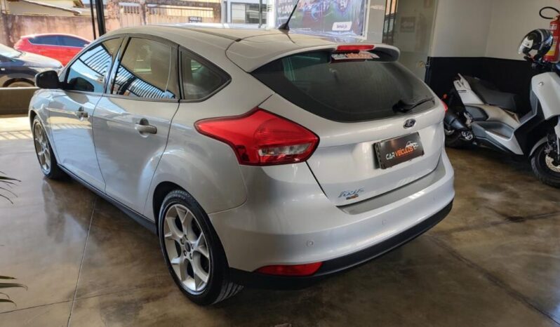 Ford Focus completo
