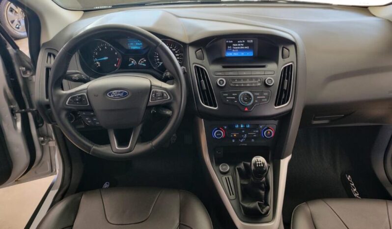 Ford Focus completo