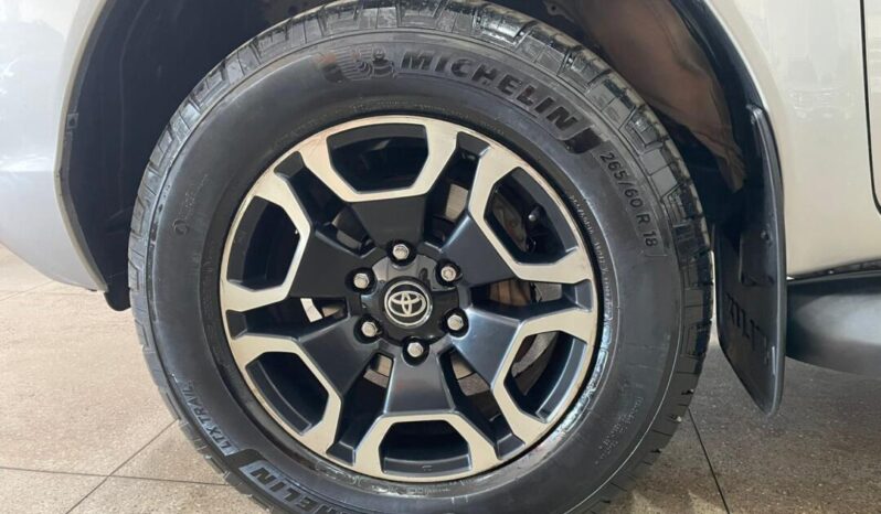 Toyota Hilux completo