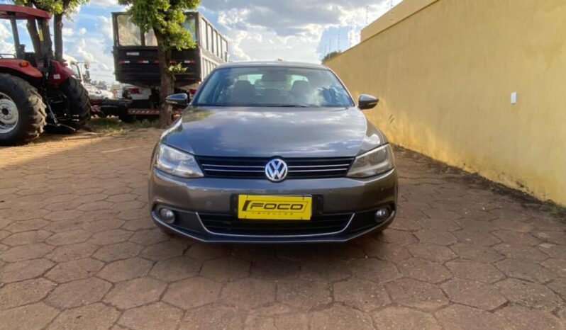 Volkswagen Jetta completo