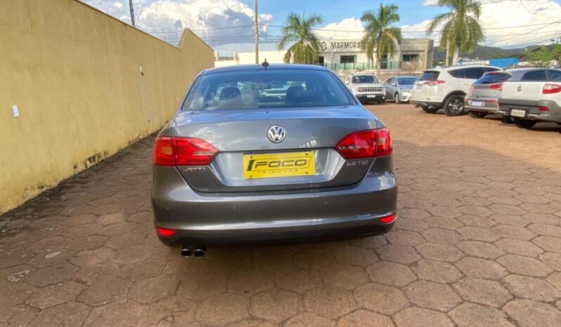 Volkswagen Jetta completo