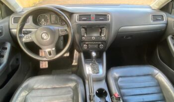 Volkswagen Jetta completo