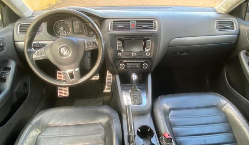 Volkswagen Jetta completo