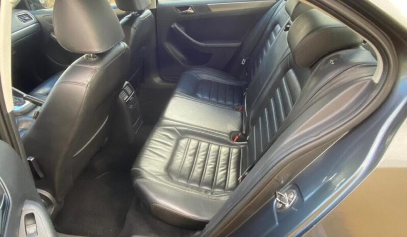 Volkswagen Jetta completo
