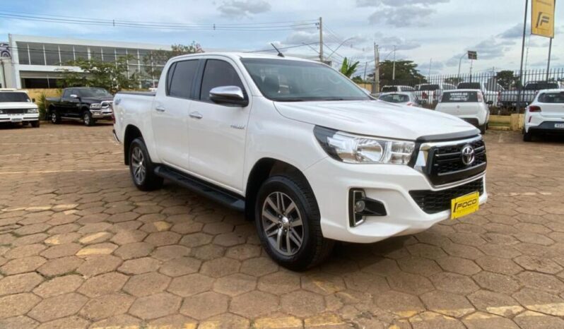 Toyota Hilux completo