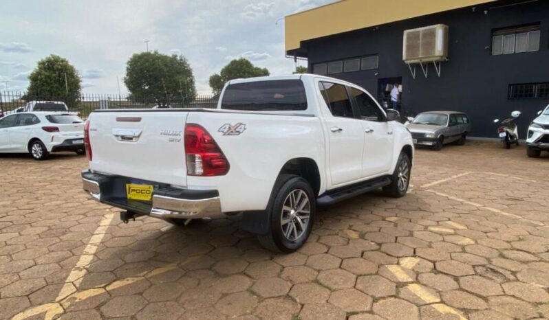 Toyota Hilux completo