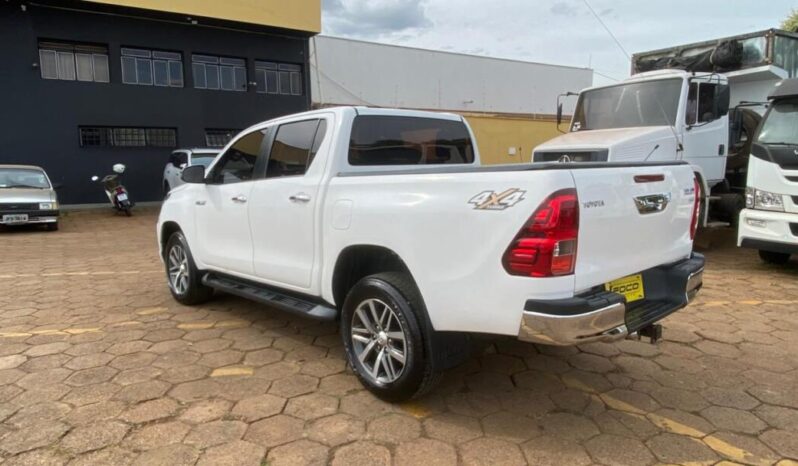 Toyota Hilux completo